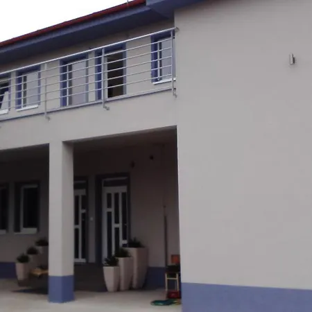 منزل للإقامة House *